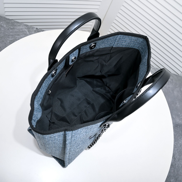 シャネルバッグ着用イメージ